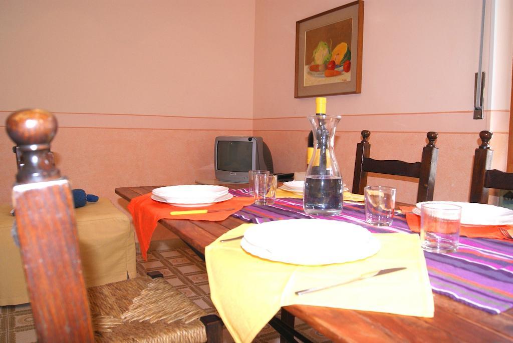 La Terrazza Tra Pini E Mare Apartment ซานบาร์โตโลเมโอ อัล มาเร ห้อง รูปภาพ